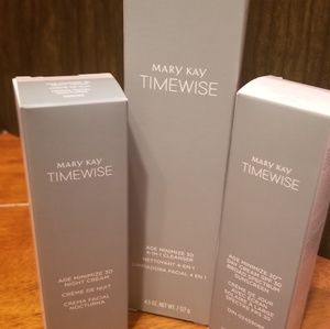 New Mary kay Timewise cleanser day/night nor/dry
